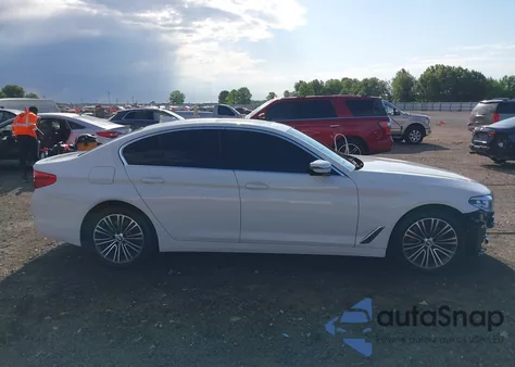 2019 BMW 530I xDrive z USA, uszkodzony, nr VIN WBAJA7C50KWW17686